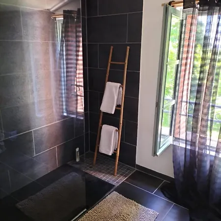 Appartement Le D'adélaïde Son Jacuzzi Privé Andillac