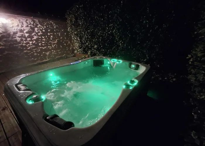 Le D'adélaïde Son Jacuzzi Privé Apartamento *