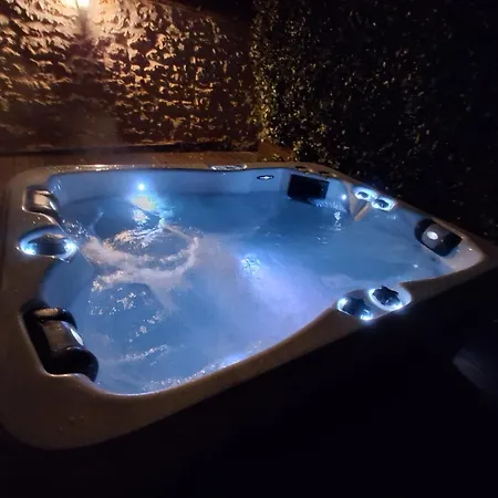 Apartament Le D'adelaide Son Jacuzzi Prive *